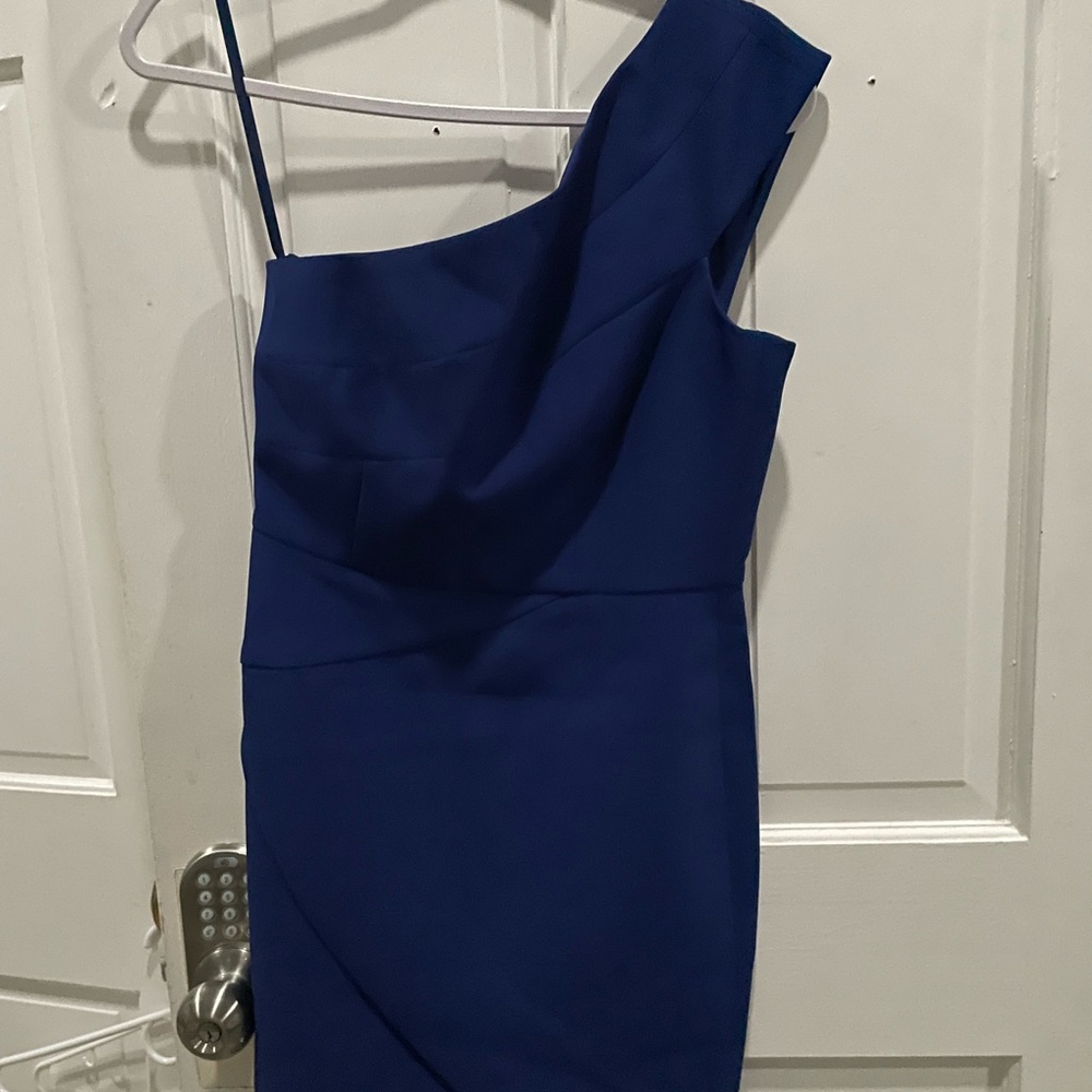 Gorgeous brand new with tags toyal blue dress size 4 BCBGMAXAZRIA